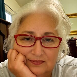 Meet your Posher, Angela